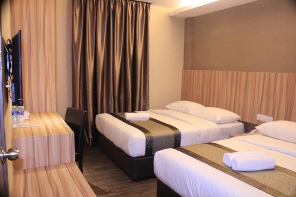 Oyo 625 Kota Heritage Hotel Kota Tinggi Luaran gambar